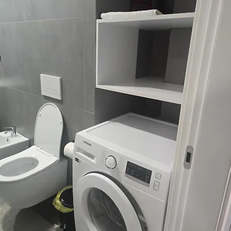 Jorida Old Bazar アパート ティラナ