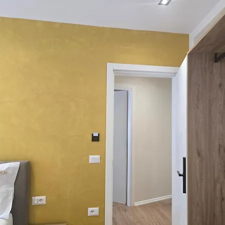 Jorida Old Bazar ティラナ