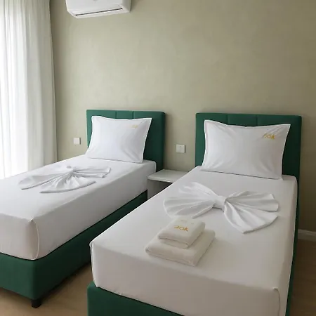 Jorida Old Bazar ティラナ