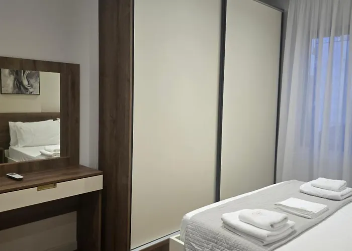 Jorida Old Bazar * تيرانا