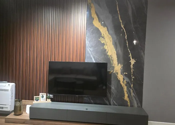 Jorida Old Bazar * تيرانا