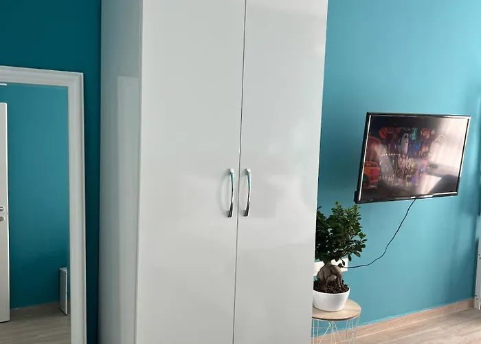 Jorida Old Bazar * تيرانا